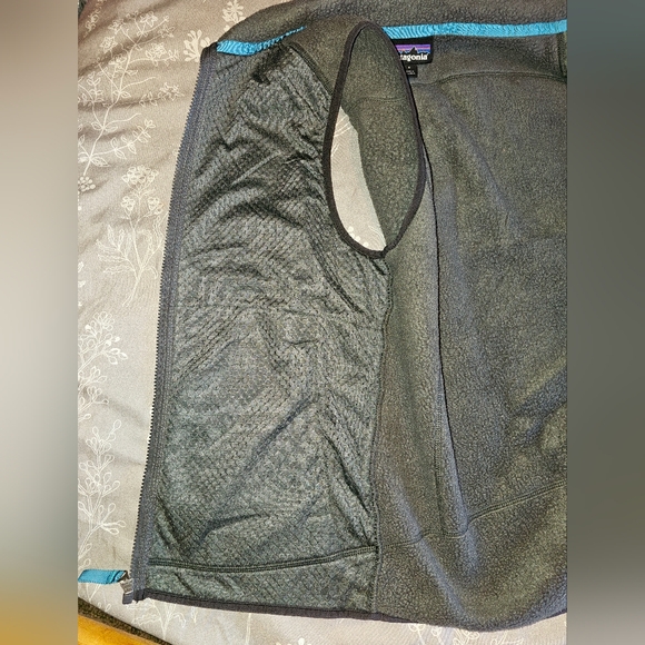 Retro Pile Vest - Picture 3 of 5